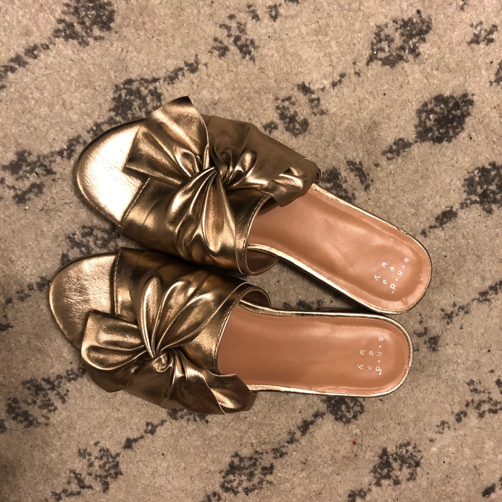 💫 A New Day | Gold Slides